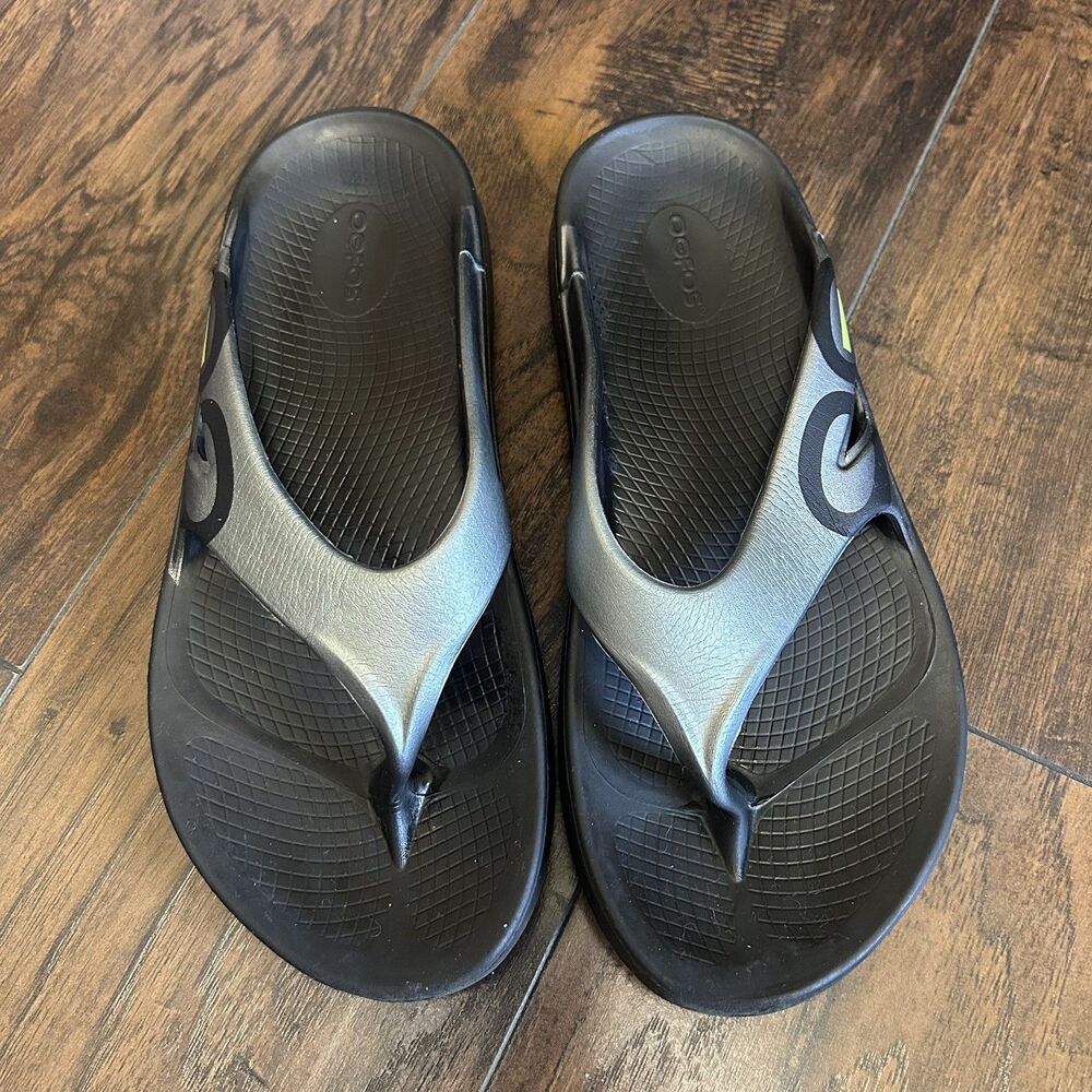 OOFOS OOriginal Sport Sandal Graphite Recovery Flip Flops Men's 10 Women's 12